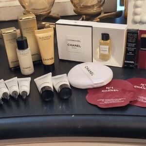 CHANEL Red and White Revitalizing Eye Cream